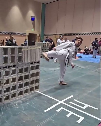 Ultimate Martial Arts Kicking Test World Championship Sidekick Concrete Breaking #karate #taekwondo