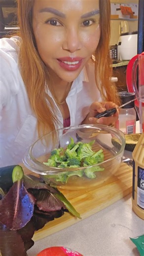 วิดีโอของ Phron (@phron66) พร้อมเพลง เสียงต้นฉบับ - Phron