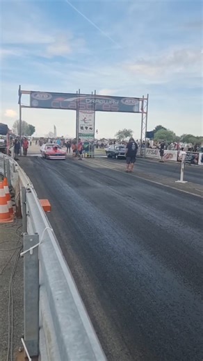 Two UK cars in the Semi Finals. Ronnie in Pro ET and Lee in Super Pro ET. 😎😎😎 Association Trophée Dragster | Dragmediauk