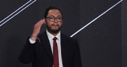 Hernán Rivera plantea el uso de la Inteligencia Artificial en educación y el blockchain en la salud