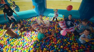 Not only is our Bounce House the BIGGEST in the whole wide world, but it also has ball pits, climbing towers, live DJs, confetti blasts, crazy dancing, and crazier competitions!! What more could you want 😜 | The Big Bounce Australia