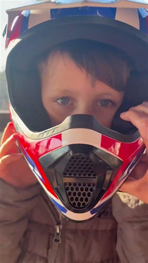 SLMOTO Kids Motorcycle Helmet - Fit and Details