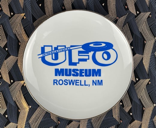 International UFO Museum Souvenir Plate From Roswell New Mexico / Porcelain With Gold Trim - Etsy Australia