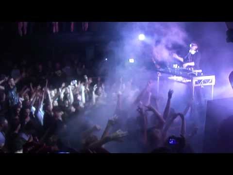 Skrillex - Scary Monsters and Nice Sprites (Live) in Perth, 2012.