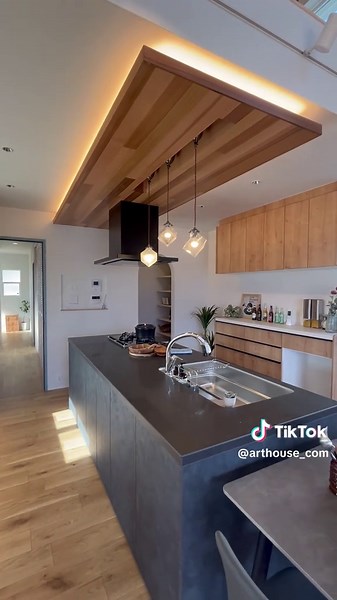 【ROOM TOUR】 趣味を飾る収納棚、一から作っちゃいました 🏠 拘りのフィギアを眺めながら漫画が読める セカンドリビング、最高のお家です✨ #アートハウス #ROOMTOUR #ルームツアー #ルームツアー動画 #平屋 #戸建て #カリフォルニア #リゾート #マイホーム #外観 #デザイン #おしゃれな家 #住宅 #家づくり #建築 #かっこいい家