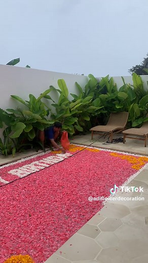 Proces flower pool #fyp #flowerpool #suprise #birthday #art #flowers #engagement #canggu #bali #tiktok #video #viral #now