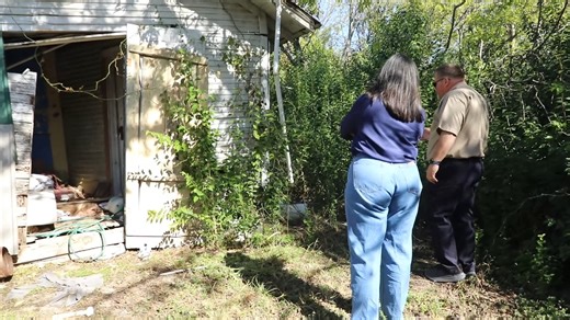 From inspections and patrol to education and connecting residents with resources, the City of Temple’s Code Compliance team works every day to keep our community safe, healthy, and beautiful. In this episode of Behind The City, Code Compliance Manager Thomas Dickerson shares how his team supports quality of life by upholding city standards and how residents can partner with us to keep Temple looking its best. To learn more about Code Compliance or to report a concern, visit templetx.gov/code. | 