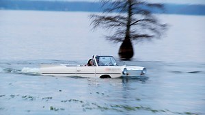 Can Natasha get these two FRAGILE antique amphibious cars delivered safely? | Shipping Wars on A&E