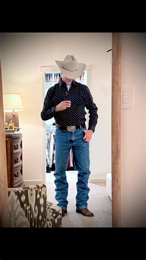 21 reactions | #cigarlover #cigar #redneck #cigaraficionado #CowboyStyle #cowboyhat | Robert Carroll | Facebook