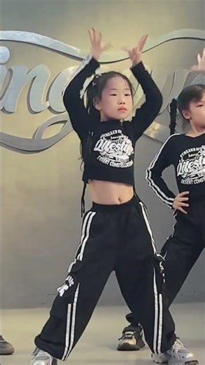 Cool Jazz Dance Girl Shows Off Moves in Trendy Video