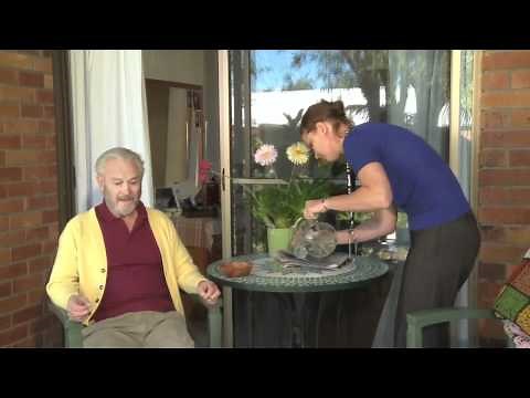 MESSAGE Communication in Dementia: Teaching Examples for Care Staff