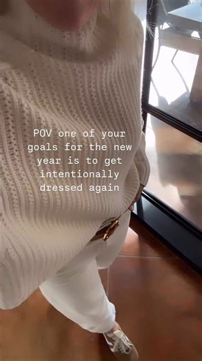 Cindy Swanson | Style over 40 | Senior Photographer | Have you been in a rut with what to wear? Maybe you’ve raised your family and they have flown the coop and you want to focus on yourself a... | Instagram