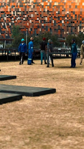 🚨 It’s happening, Jozi Kota Festival Lovers Day 1 of 4 set-up is ON and the city is about to smell like KOTAS & vibes! The SOLD OUT Jozi Kota Festival is here🥪🔥❤️ The Countdown is Real Asambeni #JoziKotaFestival #WeComingInHot | Kota Festival