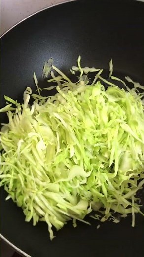 キャベツの千切りをハムと炒めてみた。 #簡単レシピ #料理 #手抜きごはん #キャベツ #ハム