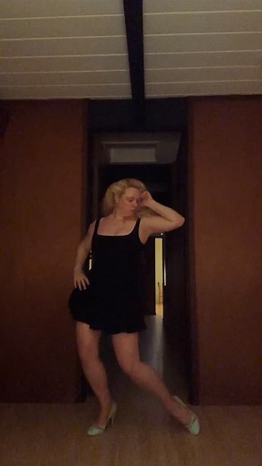 How do you go from dancing full time professionally, to being in a wheelchair propped up with steroids and drugs for autoimmune diseases, to once again dancing professionally in your strongest body yet? I could never have imagined my life right now, even a few months ago. Truthfully, I didn’t know how I was going to do it. I didn’t know what the endgame would be or what the path would look like. All I knew was that I couldn’t spend the rest of my life living like I was already mostly dead, and I