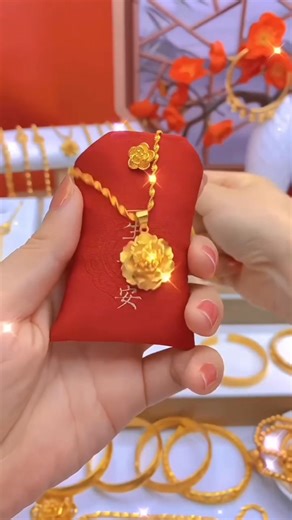 Very gorgeous gold pendant necklace 💖 ✨✨ #bright_jewellery #viralreels #reelsvideo #jewellerydesign #jewellerycollection #jewellerylover #jewellery #pendant #lovependant | Bright Jewellery