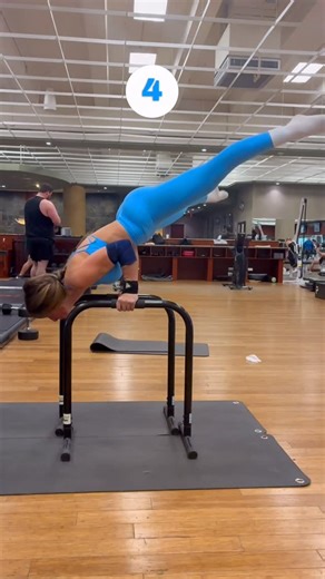 Rachel on Instagram: "I love gym. It makes me happy. That is all 🫶🩵✨ #fitness #gym #calisthenics #workout #handstand #gymnastics #viral #yoga #acro"
