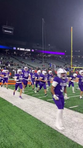 Watch Elder come onto the field for the regional final against St. X