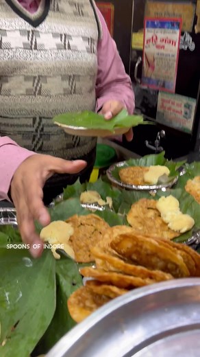 Light Dahi Wali Patta Chaat In Haridwar #chaat #chaatrecipe #fbreels23 #fbreelsvideoreels #fbreels #haridwar | Spoons of Indore