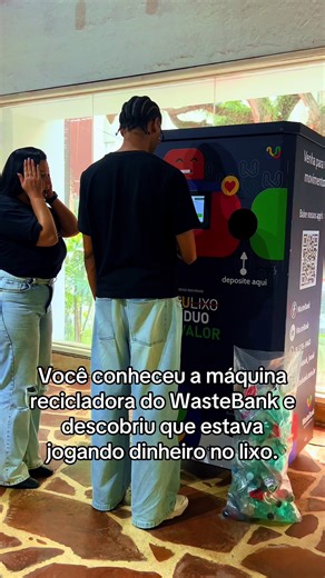 Aquela hora que bate o desespero 🤪 Na máquina recicladora, você descarta resíduos e em troca recebe cashback, simples assim, reciclou, ganhou! ♻️🤑 Então já sabe né? Não jogue dinheiro no lixo, seus resíduos tem muito valor!! O meio ambiente agradece e seu bolso também. 😉💚 #meme #videosengracados #meuresiduogeravalor #wastebank #sustentabilidade #reciclagem #esg #humor #fy