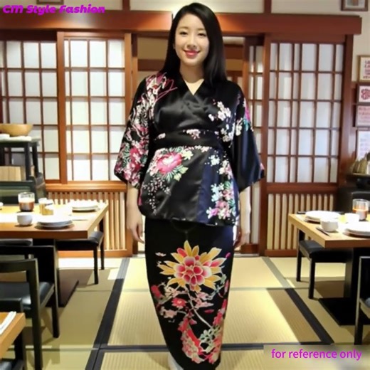 Stunning Black Kimono Blouse with Floral Prints & Floaty Sleeves – Must-Have Japanese Style Top!