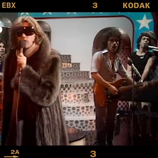 Daryl Hall & John Oates - Rich Girl | Old But Gold