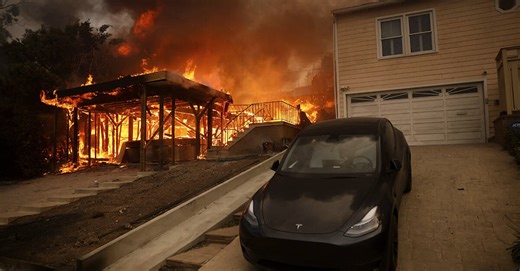 Fresh fire breaks out in Hollywood as deadly blazes burn out of control | BreakingNews