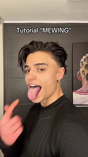 Real mewing tutorial🤫🧏🏻‍♂️💀#real #mewing #tutorial #stepbystep #jawline