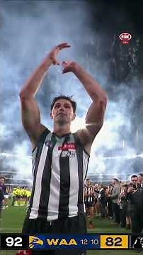 Pendlebury chaired off after game 433 👏 #afl #footy #collingwood