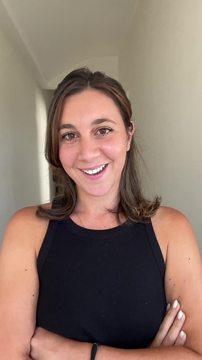 84K views · 2.2K reactions | “Ho sceso dandoti il braccio” by Eugenio Montale, in English. Thanks to @davideavolio_ for the inspiration ❤️ | Aurora's Online Language Lessons | Facebook