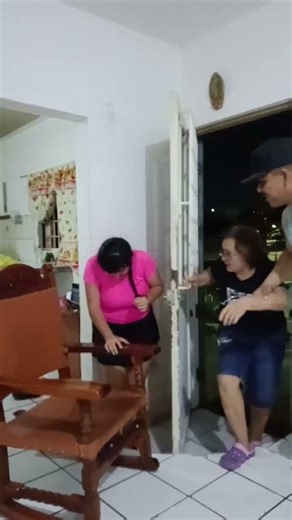 I almost left my mom outside 🤣 #humor #wife #toxic #comedy #foryou