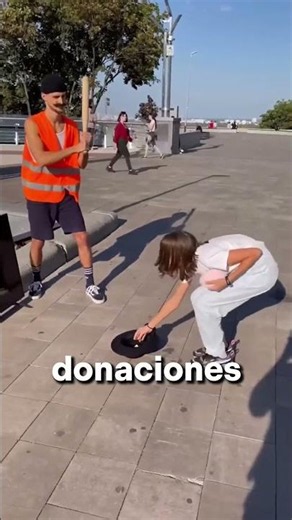 Puso una tele rota en la calle y pasó esto 😳✅