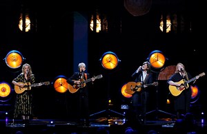 Rock hall of famer Joan Baez’s granddaughter didn’t know her grandma was famous until she got backstage at Taylor Swift concert