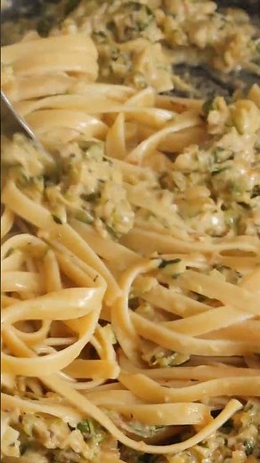 Who has too much zucchini already? 🙋‍♀️ This silky sauce is my favorite way to use it up! Use prett
