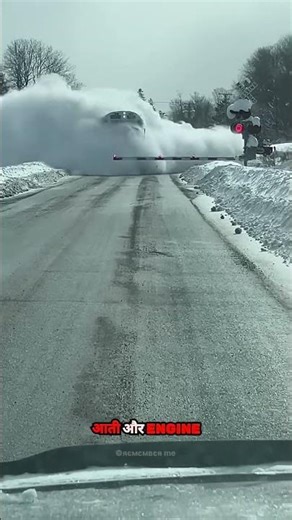 बर्फ में भी कैसे चलती हैं train ! 🚂😲#travel #train #railway #cold #winter #snow #snowplow #shorts