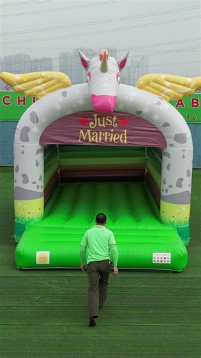 The unicorn inflatable bounce house is amazing #awesome #bouncycastle #bouncyhouse #inflatable