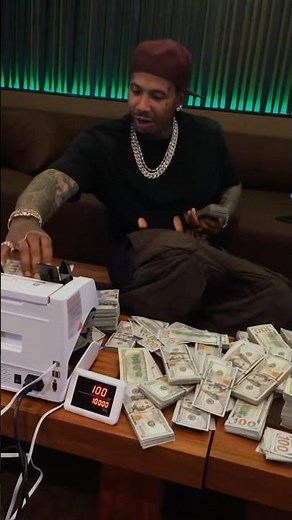 Moneybagg Yo GOES CRAZY 💰🔥 COUNTS OVER $1 MILLION IN CASH!! “TRASH BAG” TALK GOT THE STREETS HOT