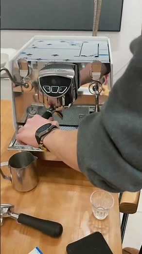 Unboxing: Victoria Arduino Eagle One Prima espresso machine #coffee #barista #espresso