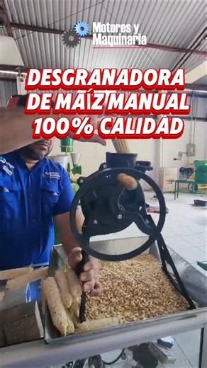 ¡ASI TRABAJA UNA DESGRANADORA MANUAL! 👨🏻‍🌾🌽 #desgranadora #desgranadorademaiz #manual #campo #maiz