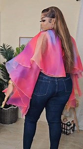 These statement piece tops are a closet MUST have 🩷🩷🩷 SIZE: 1XL.2XL.3XL COST: $8500 JEANS SIZE 16..18 REMAINING COST $7500 BAG $6500 VISIT OUR LOCATION IN 𝐂ENTRAL 𝐏𝐋𝐀𝐙𝐀; 𝐔𝐏𝐒𝐓𝐀𝐈𝐑𝐒 𝐬𝐡𝐨𝐩 𝐧𝐮𝐦𝐛𝐞𝐫 4 . 15 CONSTANT SPRING ROAD WHERE PABLOS N PINGS FABRIC STORE IS LOCATION, HALF WAY TREE AREA. TO ORDER FOR DELIVERY: WHATSAPP 1876 489 8194 COLOR: AS SHOWN TRUE TO SIZE STRETCH MODEL IS WEARING 1XL MODEL MEASUREMENT HEIGHT: 5FT 8" WAIST: 44" HIP: 56" BUST: 44DD | Kurvez By Tina