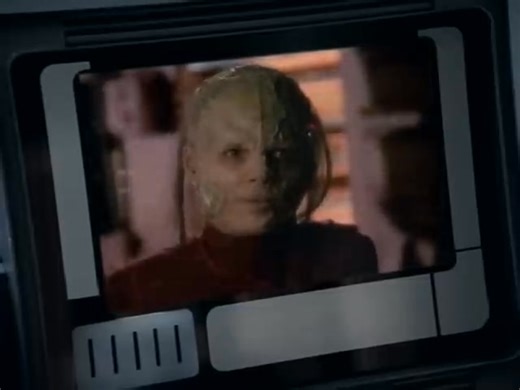 Starfleet Academy. Courses. Starfleet Ranks. Range comparison tables. Officer ranks: Lieutenant Commander. The officer rank immediately above lieutenant, and below commander. Officers with this rank can serve as the executive officer of smaller vessels. Star Trek Starfleet Command | Starfleet Academy