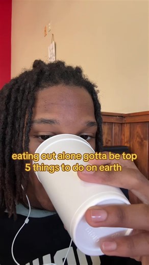 ⃟ (@praiselyair)’s video of eating alone