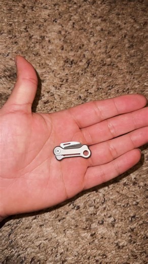 Ultimate Guide to the Smallest Pocket Knife