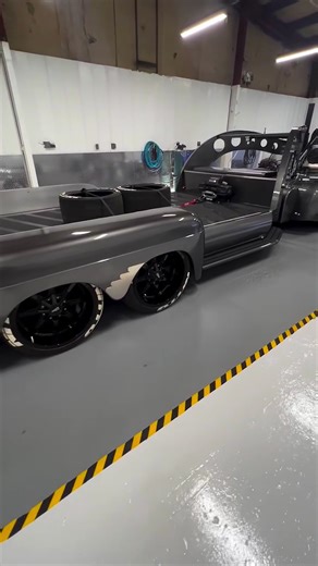 460K views · 21K reactions | 1946 International KB-1 By John Trapp Delivers 670 HP and 1,300 lb-ft of Torque. #truck #trucking #oldskool #oldschool #custom #diesel #turbo #nitrous #trailer #gooseneck #haul | Steel inc Customs | Facebook