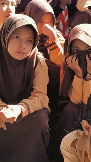 Suasana saat menonton film pembelajaran bersama 🥹 #sekolah #filmpembelajaran #terharu