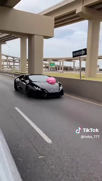 Exploring the Mercedes-Benz G-Class SUV Features