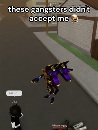 Gangsters in Da Hood: Trolling Newbies and Wacky Dances