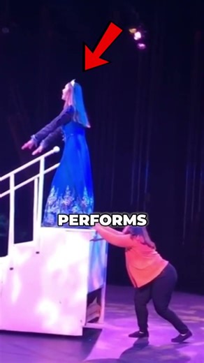 The Secret Behind Elsa’s Transformation (@cedeeweedee)