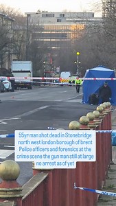 55yr man shot dead in Stonebridge north west london borough of brent Police officers and forensics at the crime scene the gun man still at large no arrest as of yet #northlondon #stonebridge #westlondon #eastlondon #zonjy #greatermanchester | Zonjy