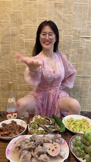 Dinner's ready! Today we're having pork ribs and oysters.
